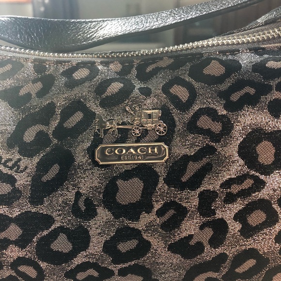 COACH PURSE - Picture 2 of 7